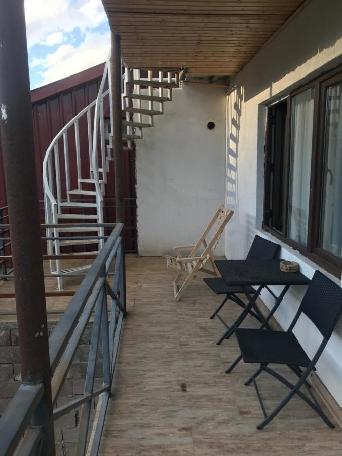 Soso Burduli'S Guesthouse Kazbegi Esterno foto