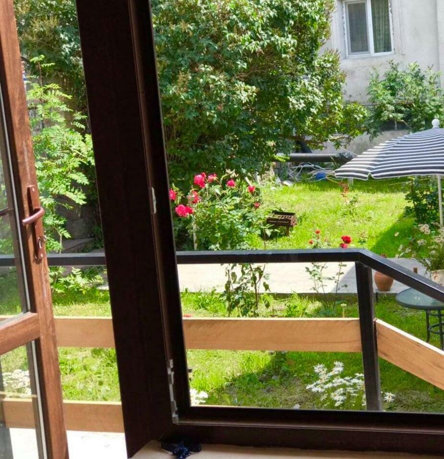 Soso Burduli'S Guesthouse Kazbegi Esterno foto