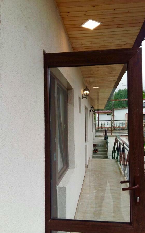 Soso Burduli'S Guesthouse Kazbegi Esterno foto